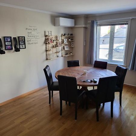 Sentrumsleilighet Med Gratis Parkering Til Leie Apartment Arendal Exterior photo