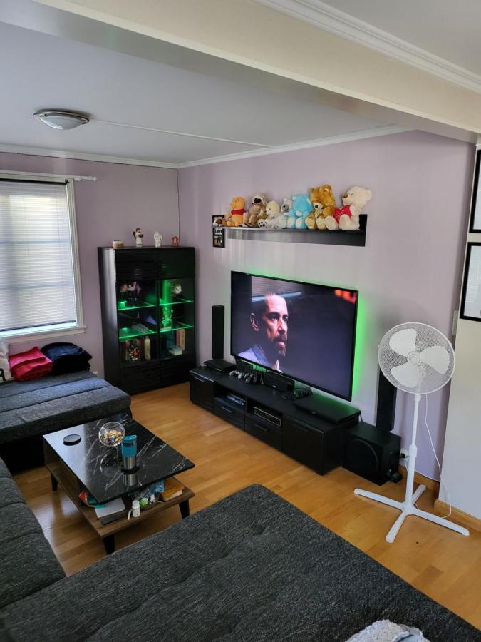Sentrumsleilighet Med Gratis Parkering Til Leie Apartment Arendal Exterior photo
